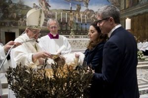 La Transmisión de la fe se hace “en el dialecto de la familia”