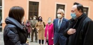 La ministra de Defensa conoce los proyectos solidarios de Cáritas Castrense