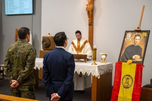 Militares españoles en misión en Letonia celebran el patrón del Cuerpo de Especialistas San Juan Bosco