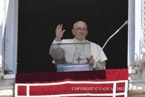 SOLEMNIDAD DE TODOS LOS SANTOS PAPA FRANCISCO ÁNGELUS Plaza de San Pedro Martes, 1 de noviembre de 2022