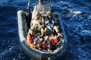 La fragata ‘Santa María’ rescata 329 migrantes frente a la costa de Libia