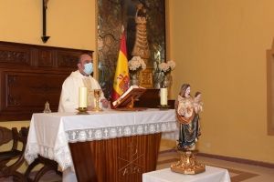 Bendición de la imagen de Nuestra Señora del Rosario en la Base Aérea de Morón.