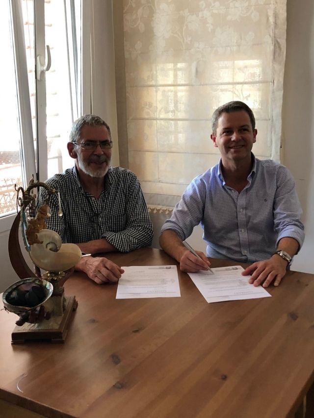 Firma de acuerdo histórico