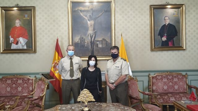 Jacqueline Hokayem, asistente social de Cáritas de Líbano visita el Arzobispado Castrense.