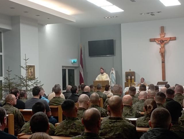 Navidad en Adazi, Letonia. Misa de Gallo Internacional.