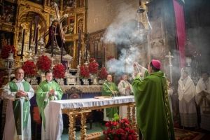 El Arzobispo Castrense en la Hermandad de Nuestra Señora de la Esperanza de Triana