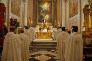 El Arzobispo Castrense preside la misa crismal en la Iglesia Catedral de las Fuerzas Armadas