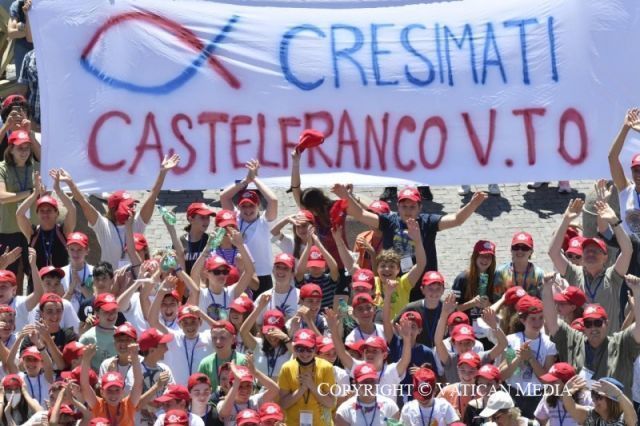 PAPA FRANCISCO ÁNGELUS Plaza de San Pedro Domingo, 12 de junio de 2022