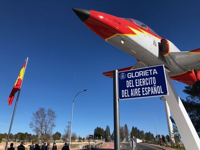 Inauguración de la nueva glorieta del Ejército del Aire Español en la Colonia del Aire de Alcalá de Henares