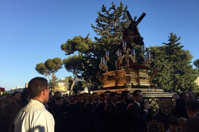 VISITA DE LA HERMANDAD DE JESÚS NAZARENO AL PANTEÓN DE MARINOS ILUSTRES