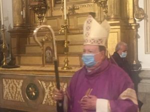 Funeral en la Catedral de las Fuerzas Armadas por los capellanes y fieles fallecidos.