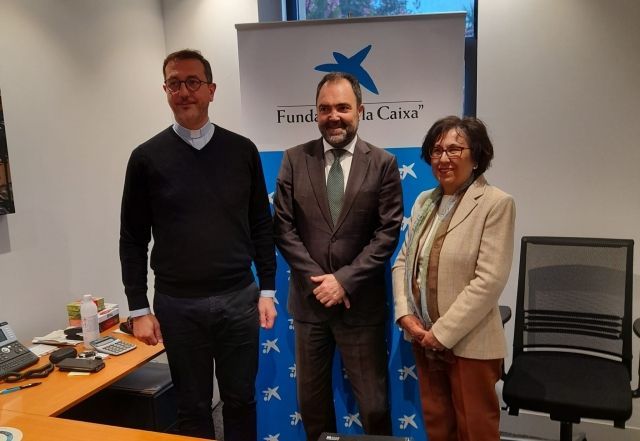 Cáritas Parroquial Castrense del Santo Ángel Custodio de Cádiz, recibe ayuda de La Caixa para atención de los más necesitados