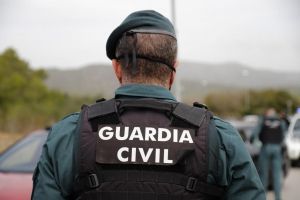 Con Nuestra Guardia Civil, con Nuestros Militares