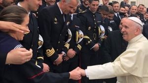 El Papa Francisco agradece de corazón a la fragata ‘Santa María’ su labor en el Mediterráneo