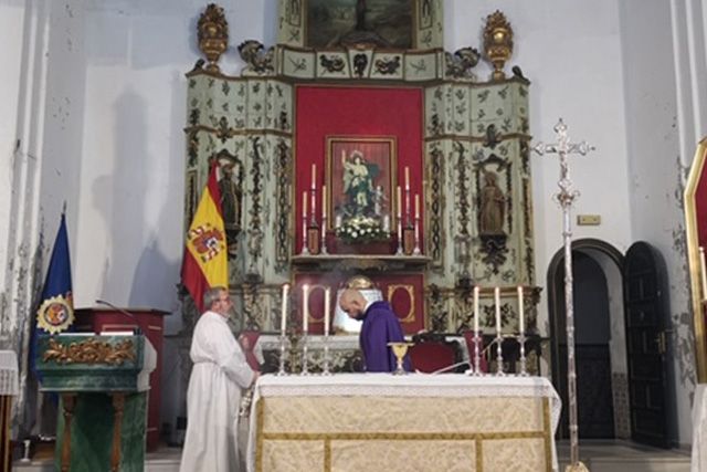 Santa Misa por todos los Fieles Difuntos de la Hermandad de Nuestra Señora de los Desemparados