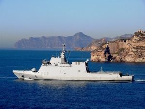El Buque "Relampago" traslada a Yibuti ayuda recogida por Caritas Armada Madrid