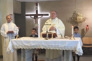 Celebración del Sacramento de la Confirmación en Nápoles