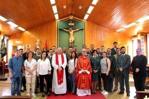 Sacramento de la Confirmación en la Guardia Civil de Inchaurrondo en San Sebastián (Gipuzkoa)