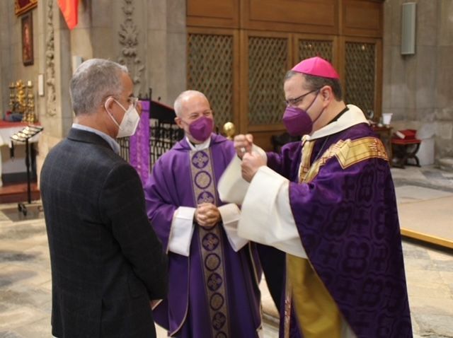 Visita del Obispo Auxiliar de Barcelona a la Parroquia Castrense