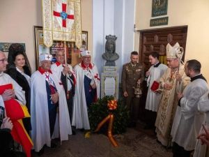 Inauguración de un busto-monumento de la reina Isabel la Católica en la Catedral castrense