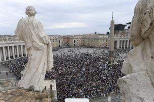 PAPA FRANCISCO REGINA CAELI Plaza de San Pedro Domingo, 1 de mayo de 2022