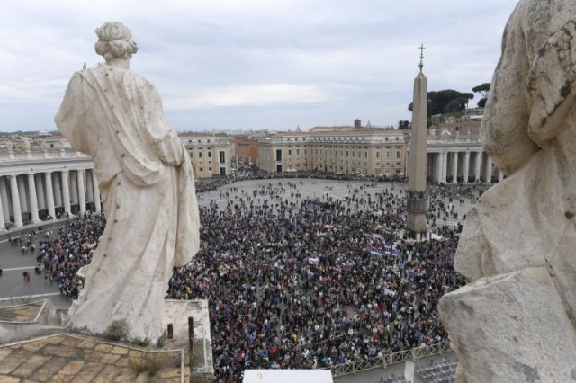PAPA FRANCISCO REGINA CAELI Plaza de San Pedro Domingo, 1 de mayo de 2022