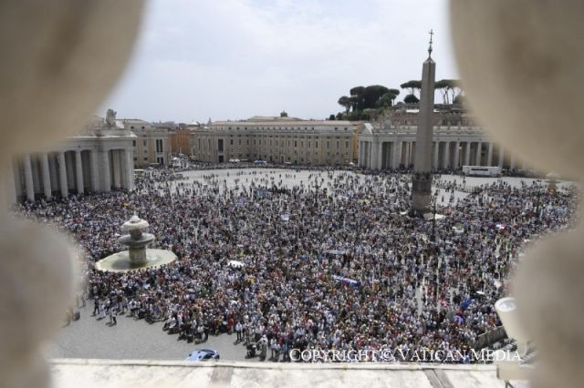 PAPA FRANCISCO REGINA CAELI Plaza de San Pedro Domingo, 5 de junio de 2022