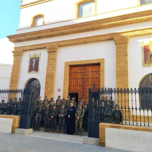 Peregrinación del Regimiento de Artillería de Costa nº 4 (RACTA 4) a la Real Parroquia Castrense de Cádiz