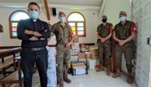 El Ejército de Tierra entrega material de primera necesidad a los afectados por la erupción del volcán Cumbre Vieja