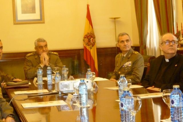Visita del JEME al Archivo Eclesiástico del Ejercito de Tierra