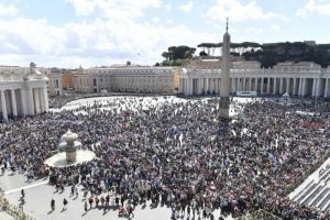 PAPA FRANCISCO REGINA CAELI Plaza de San Pedro II domingo de Pascua o de la Divina Misericordia, 24 de abri de 2022