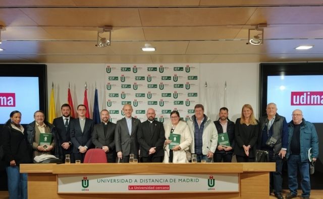 Defensa de la Tesis Doctoral en Derecho Civil por el capellán don Rafael Vivar Castellanos