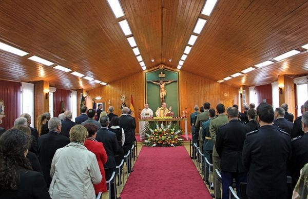 Celebración de la Virgen del Pilar en el acuartelamiento de Inchaurrondo