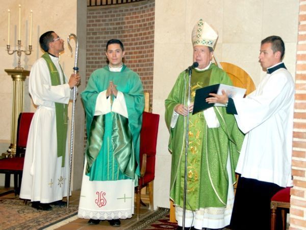 Toma de posesión del nuevo párroco de Alcalá de Henares