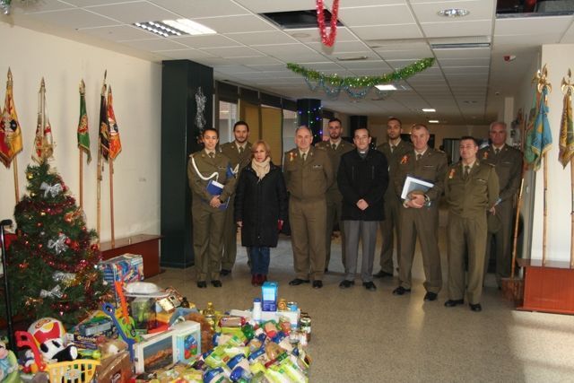 CAMPAÑA NAVIDEÑA DE RECOGIDA DE ALIMENTOS Y JUGUETES EN LA ACADEMIA DE LOGÍSTICA DE CALATAYUD.