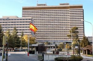 Gómez Ulla, el capellán paso al frente, uno más