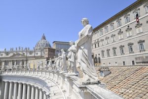 PAPA FRANCISCO ÁNGELUS Plaza de San Pedro Domingo, 7 de agosto de 2022