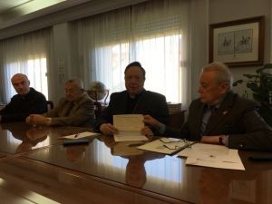 Visita de la "Asociación Legionaria José Ortega Munilla" al Arzobispo Catrense