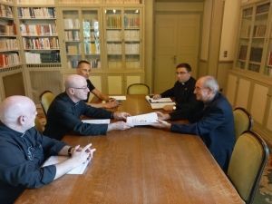 Entrega de las cartas testimoniales acerca de la fama de santidad del Siervo de Dios Fernando Huidobro S.J.