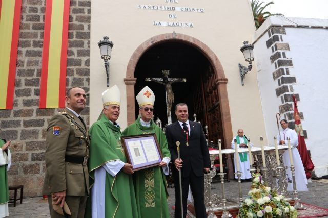 EL ARZOBISPO CASTENSE PRESIDE EL ACTO DE NOMBRAMIENTO DEL SANTÍSIMO CRISTO DE LA LAGUNA COMO ESPECIAL PROTECTOR DEL RACA 93