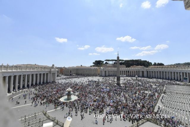 PAPA FRANCISCO ÁNGELUS Plaza de San Pedro Domingo, 19 de junio de 2022