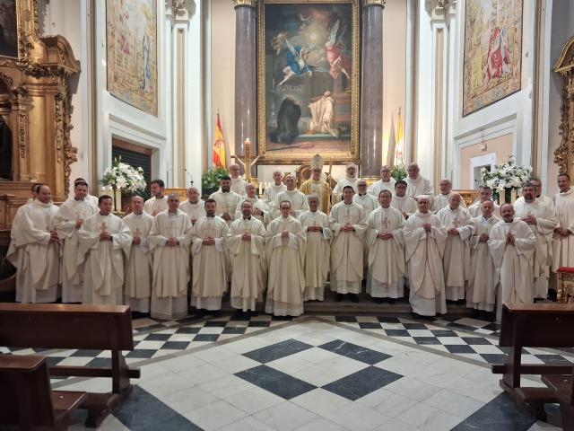 Monseñor Aznárez preside la celebración de San Juan de Ávila en la Iglesia Catedral castrense