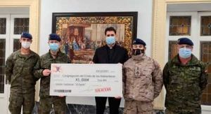 La Congregación de los Alabarderos hace una donación a Caritas Castrense de El Pardo