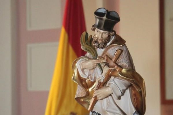 Bendición de la nueva imagen de San Juan Nepomuceno en la Escuela Naval Militar.