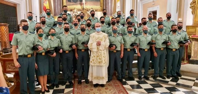 El Ordinario Castrense de España, administró los Sacramentos de la iniciación cristiana en la Catedral de las Fuerzas Armadas