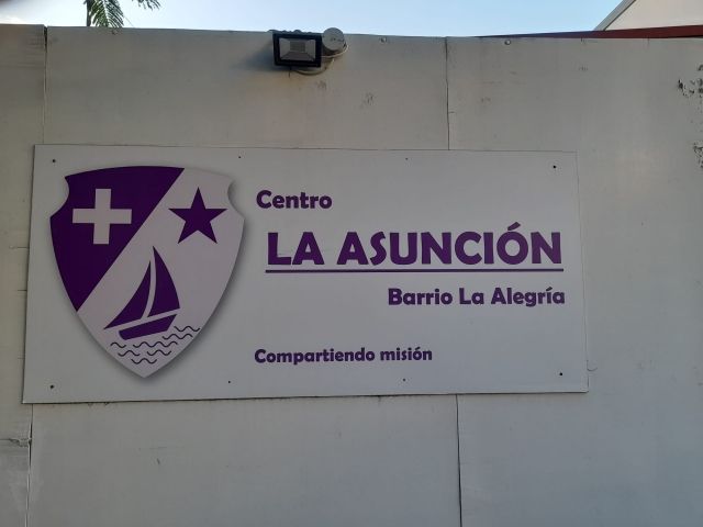 Las Señoras de Santa Bárbara de Tenerife realizan diferentes donaciones