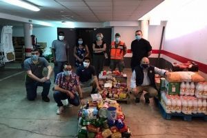 Campaña de recogida de alimentos en el AALOG 41