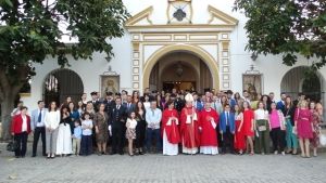 Confirmaciones de policías nacionales y familiares en el Acuartelamiento Aéreo de Tablada