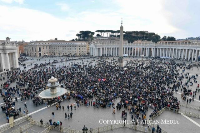 PAPA FRANCISCO ÁNGELUS Plaza de San Pedro Domingo, 22 de enero de 2023