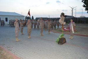 El Contingente PATRIOT desplegado en Turquía recuerda a los que dieron su vida por España.